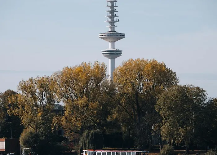 Modern, Ruhig, Gemuetlich: 2 In Bester Lage Nahe Alster + Stadtpark