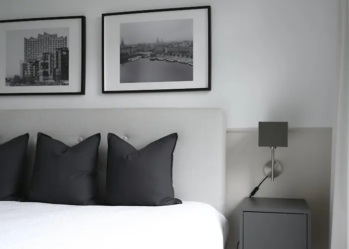 Modern, Ruhig, Gemuetlich: 2 In Bester Lage Nahe Alster + Stadtpark